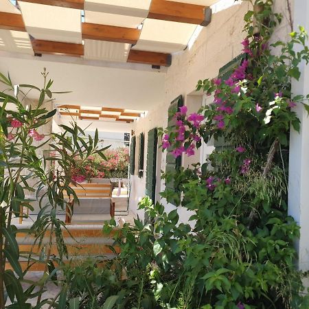 Apartments Lolita Бол Екстериор снимка