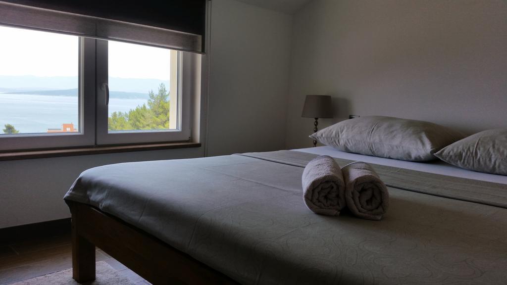 Apartments Lolita Бол Екстериор снимка