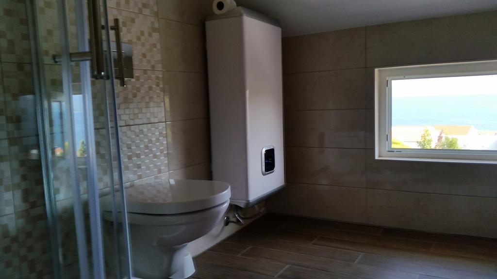 Apartments Lolita Бол Стая снимка